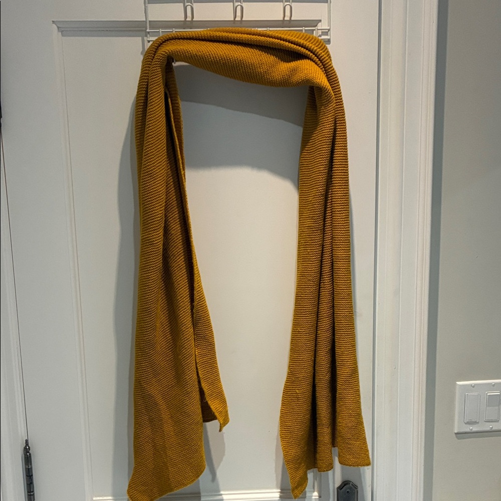 Express Mustard Knit Scarf⭐️